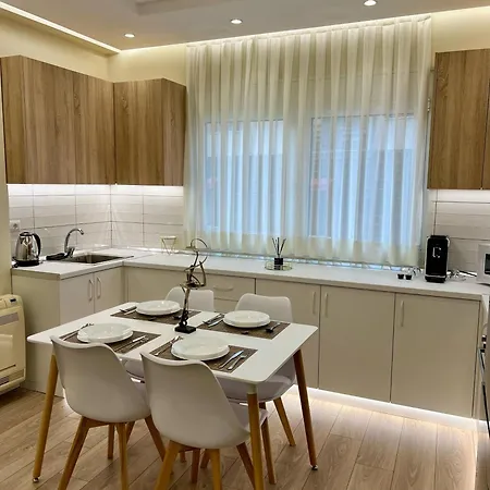 Spacious - 1 Minute Walking From Center Lejlighed *
