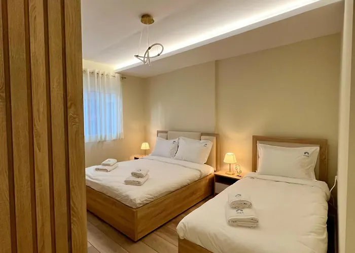 Spacious - 1 Minute Walking From Center Apartament *
