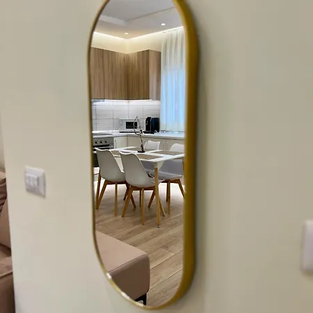 Spacious - 1 Minute Walking From Center * Тирана