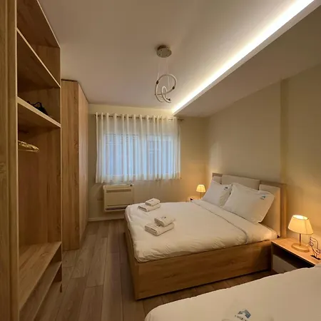 Spacious - 1 Minute Walking From Center Тирана