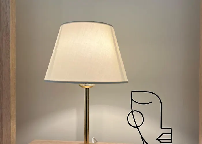 Spacious - 1 Minute Walking From Center *